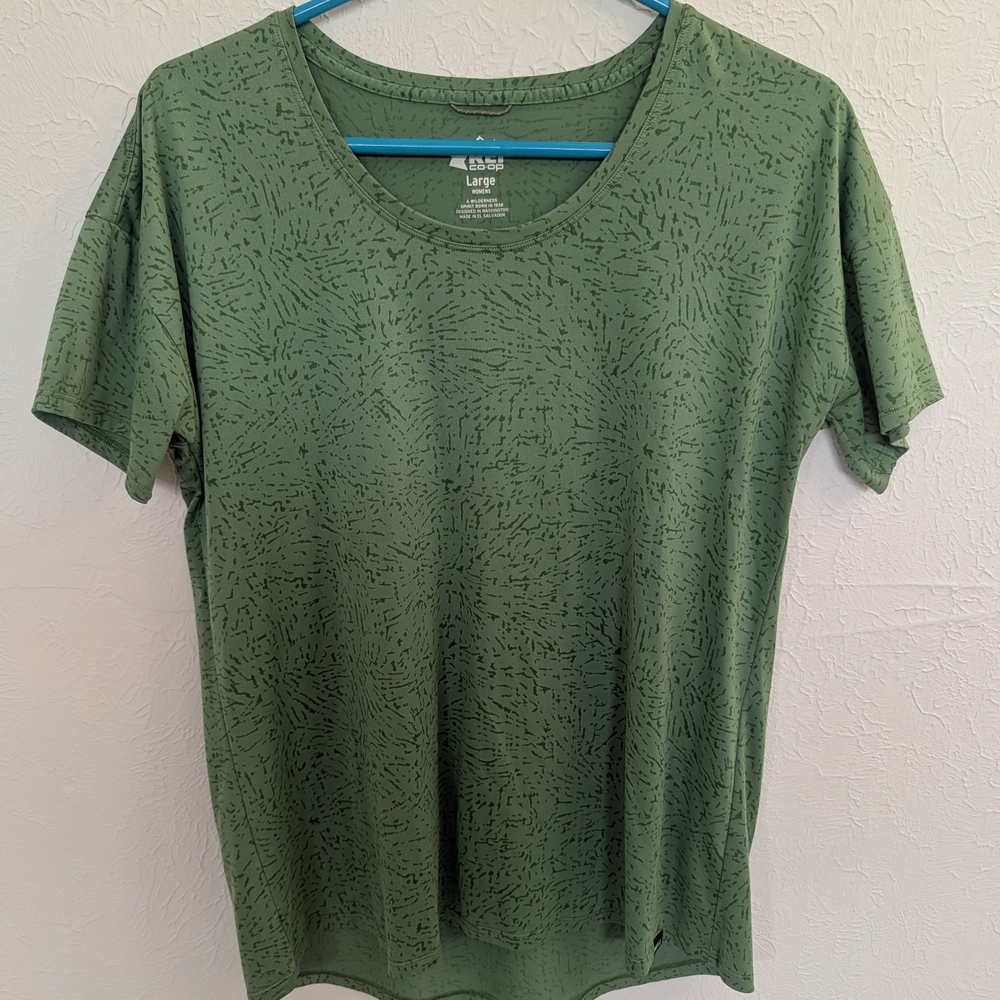 REI Olive Patterned Short Sleeve Tee
